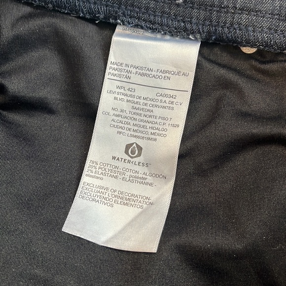 NWOT Levi pull on Jeans signature gold - Picture 6 of 6